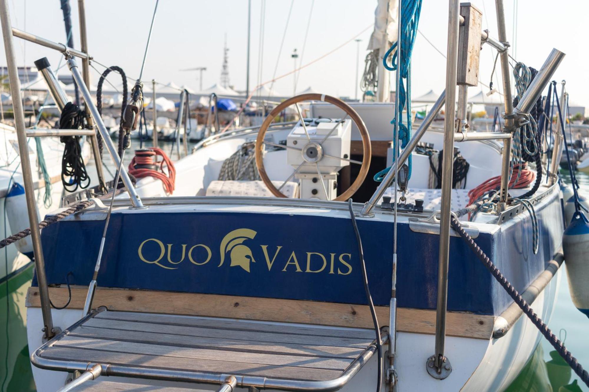 Hotel Quo Vadis Yacht à Bari Extérieur photo
