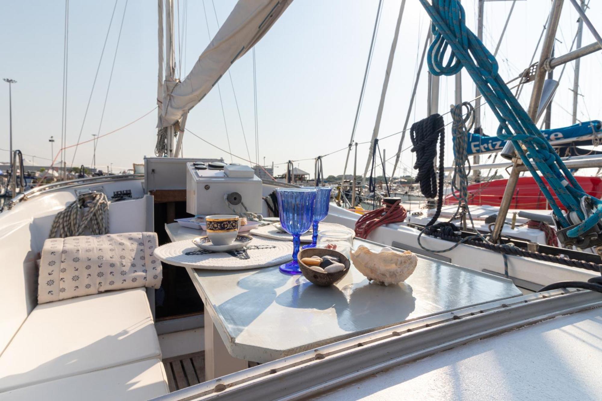 Hotel Quo Vadis Yacht à Bari Extérieur photo