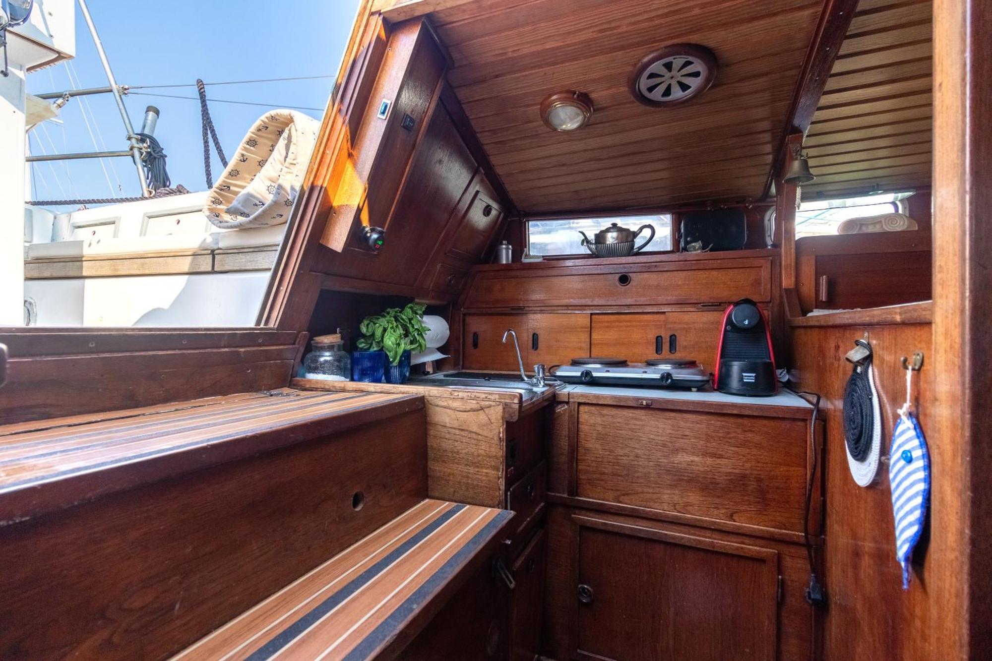 Hotel Quo Vadis Yacht à Bari Extérieur photo