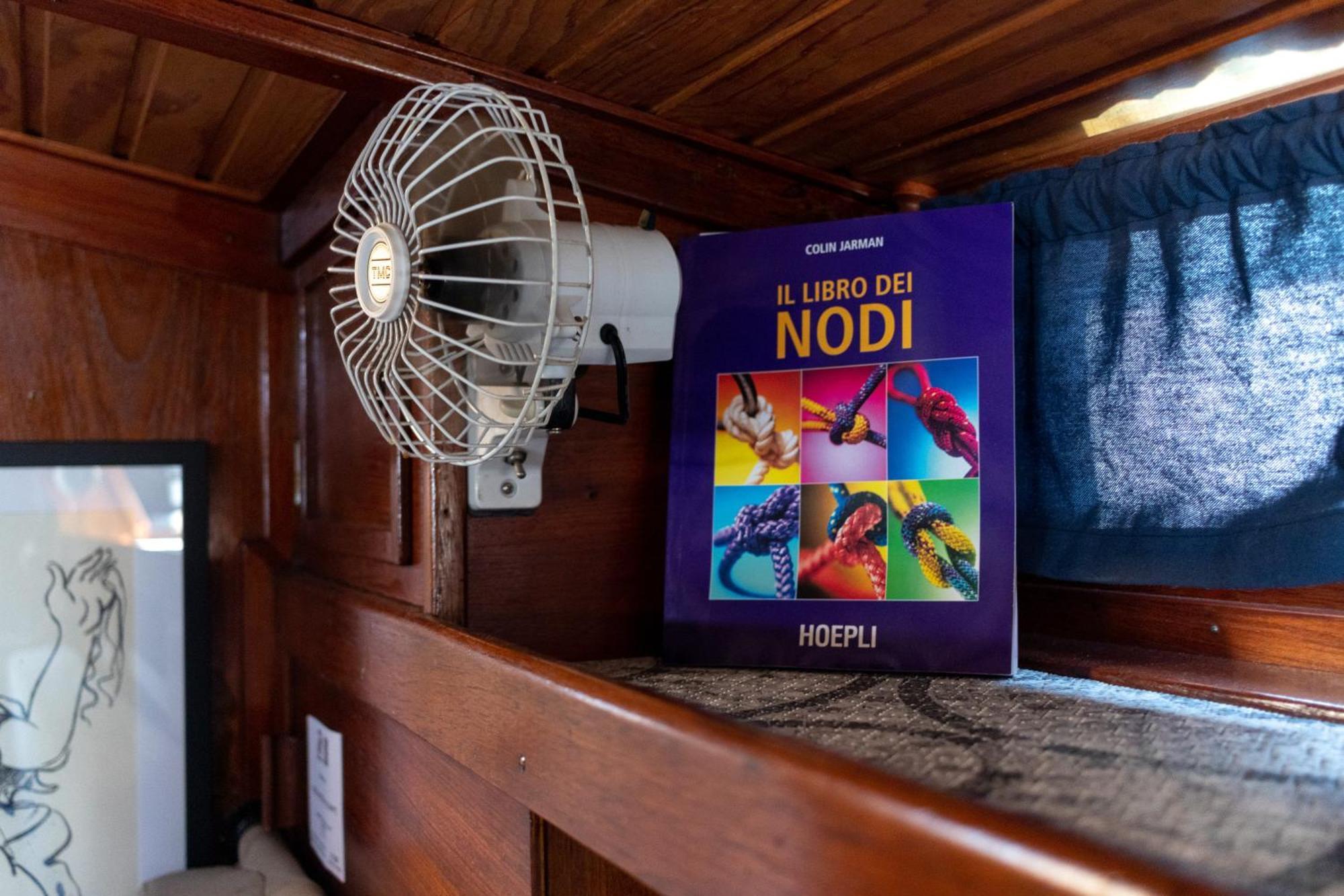 Hotel Quo Vadis Yacht à Bari Extérieur photo